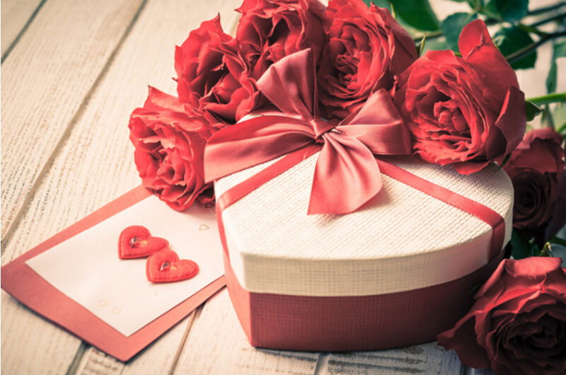 valentine tặng gì cho bạn gái 