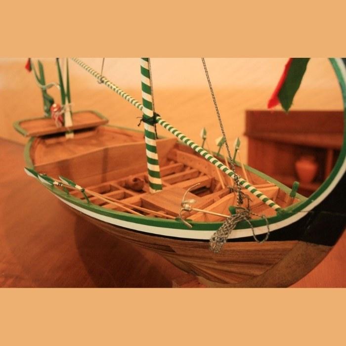 Mô hình chiếc thuyền Dhoni
